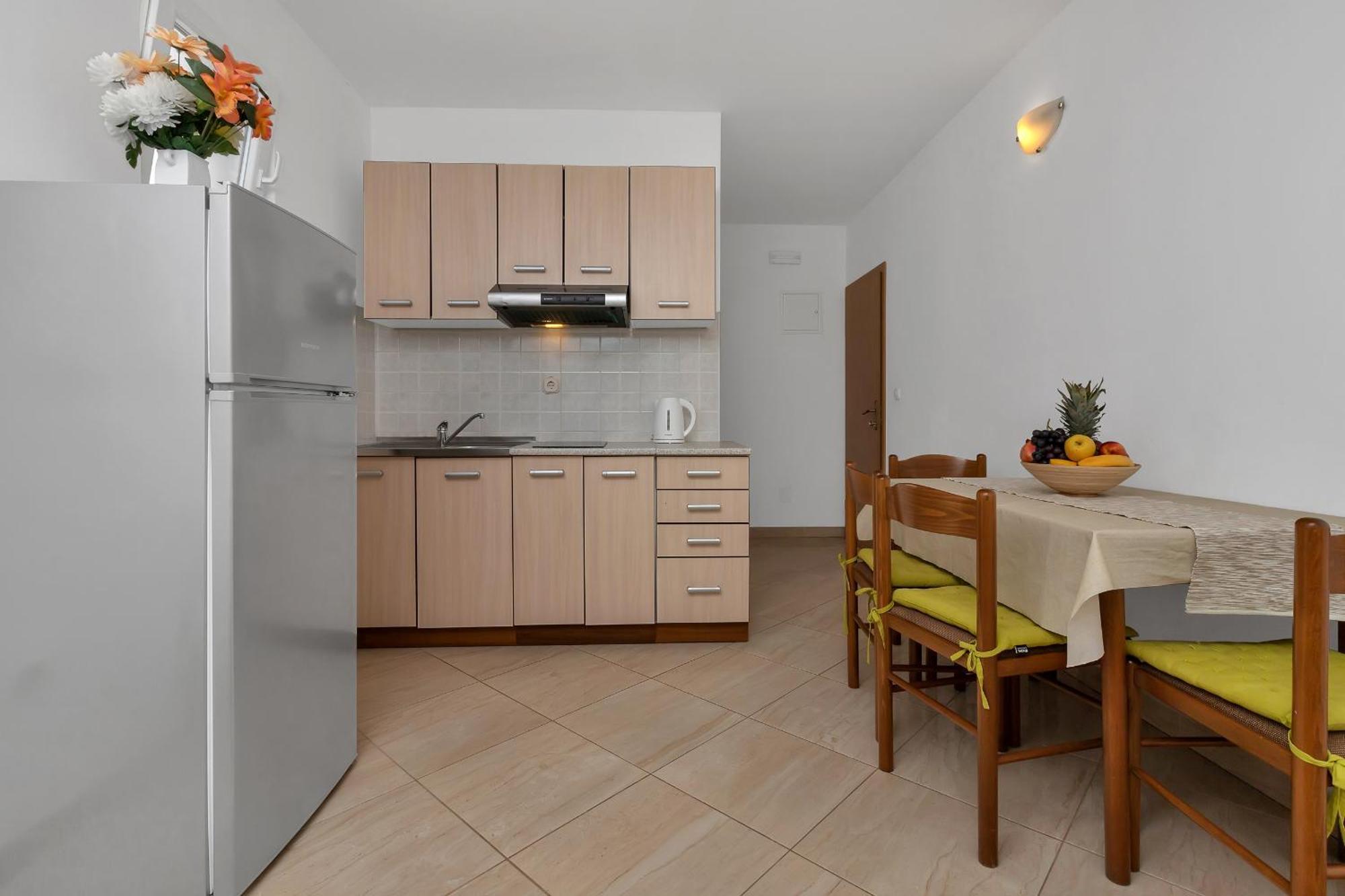 Apartments Ferdo Živogošće Quarto foto